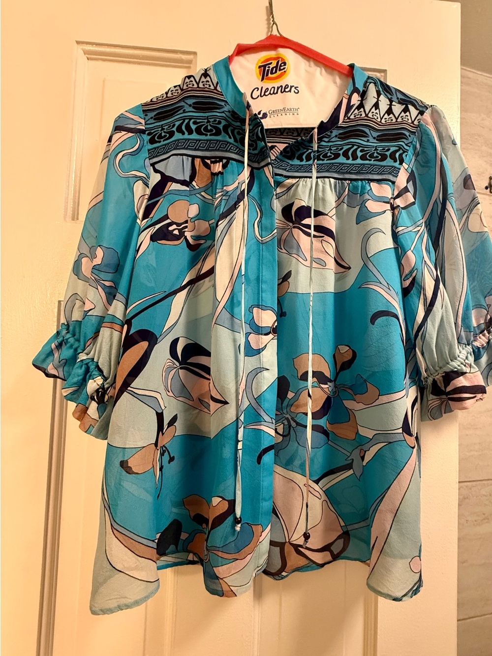 Celebrity-LovHale Bob Blue/White Sheer Floral Tie-Neck Blouse, Sz S Like New